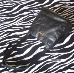 Pre-Owned Black Leather Shoulder Bag